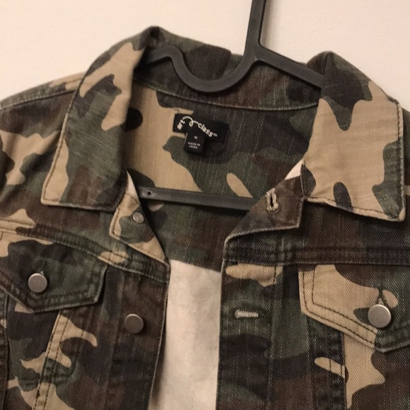 Girls camouflage jean jacket - Picture 2 of 2